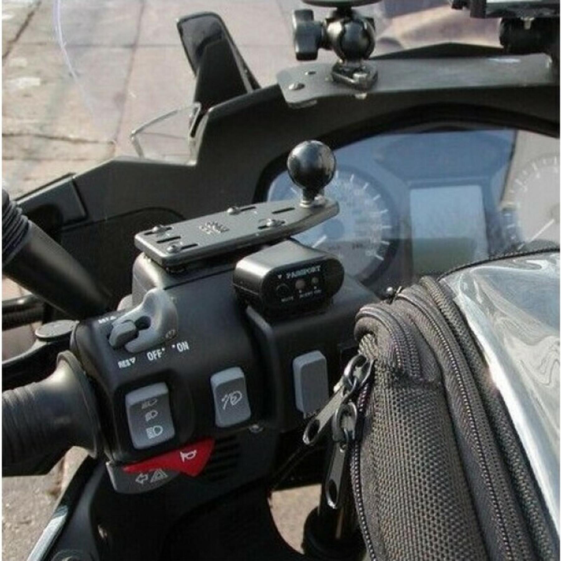 Support smartphone moto base fixation sur guidon ou réservoir de frein/embrayage boule B excentrée RAM Mounts